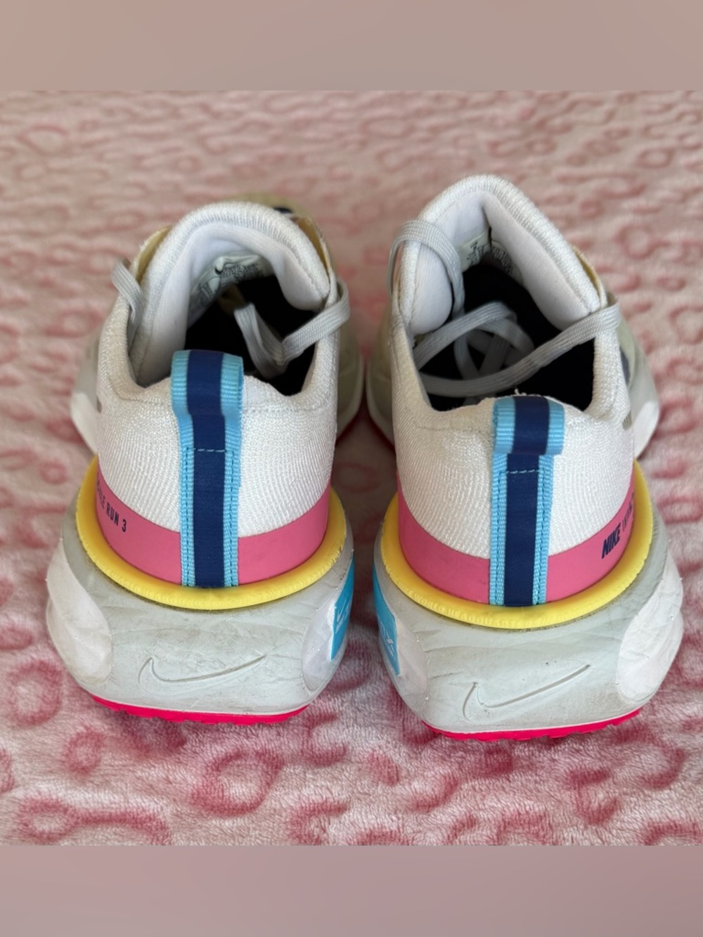 Nike ZoomX Invincible Run 3 White Deep Royal
Fierce Pink Size: 8 - Picture 3 of 10
